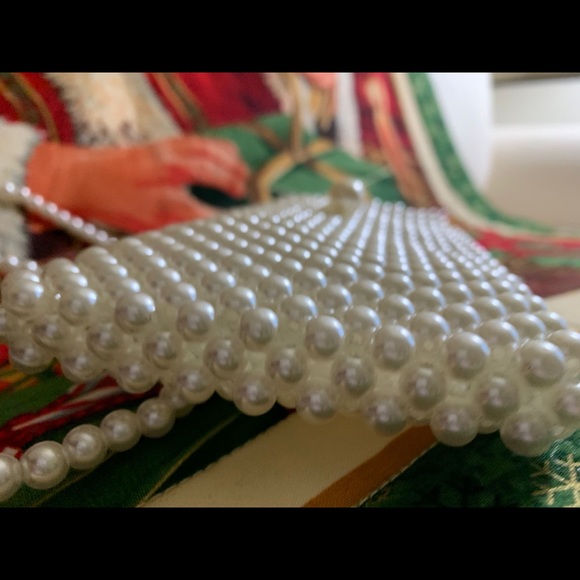 NEW Pearls Bag Crossbody - Picture 2 of 4